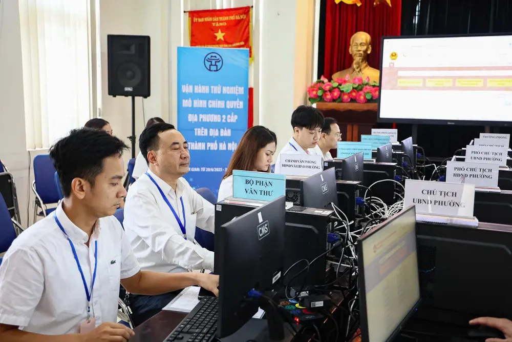 Việc vận hành thử nghiệm mô hình chính quyền địa phương hai cấp tại Hà Nội nhằm phục vụ nhân dân tốt hơn 503651427_1122794286557031_4516442037084424754_n.jpg