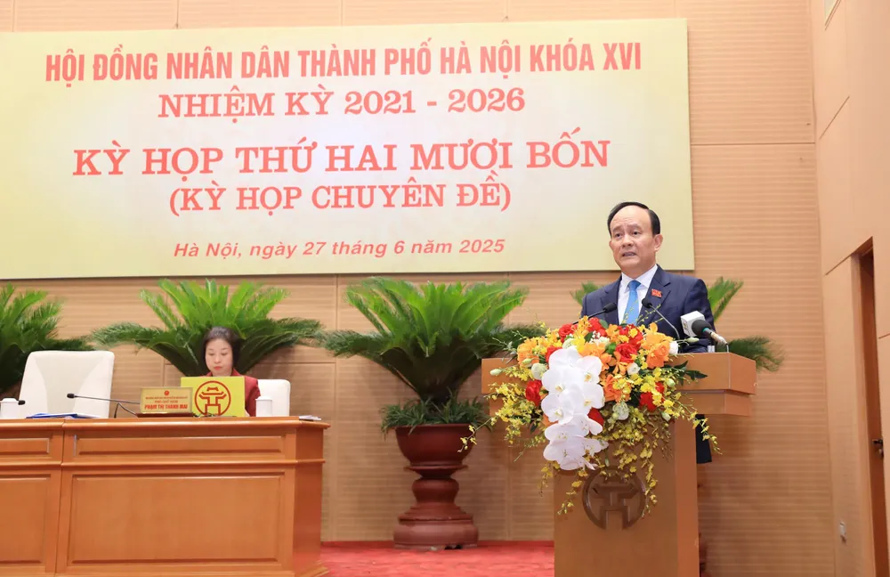 Chủ tịch HĐND TP Hà Nội Nguyễn Ngọc Tuấn phát biểu khai mạc kỳ họp IMG_20250627_101144.jpg