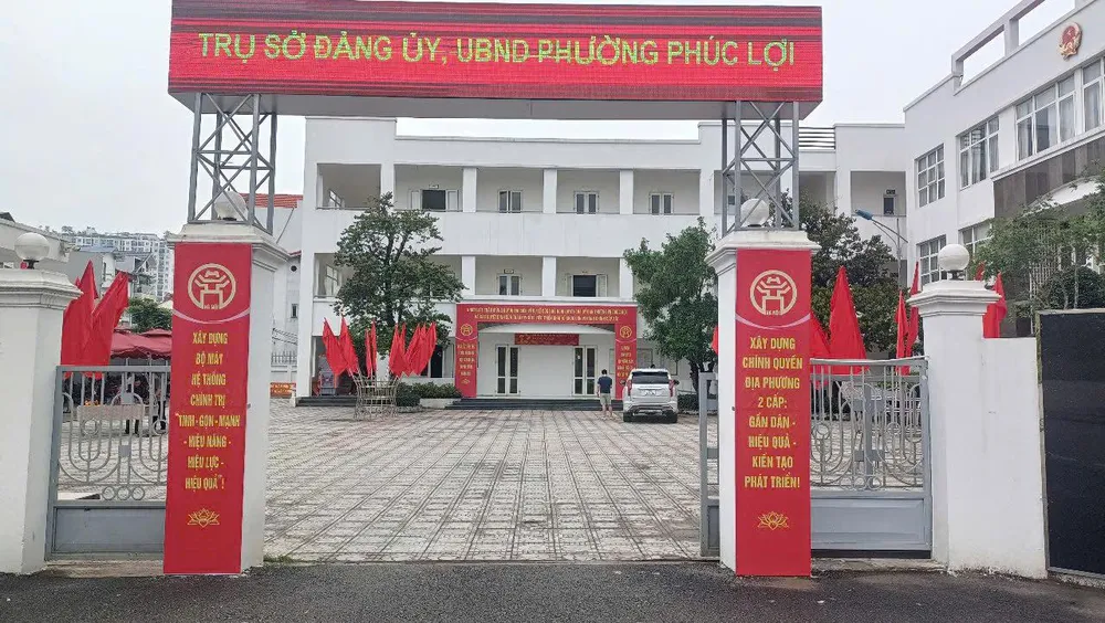 The Hanoi People's Committee requested communes and wards to urgently arrange and handle surplus public assets and land. Illustrative photo. 514085703_1129229585913501_991063538236821467_n.jpg
