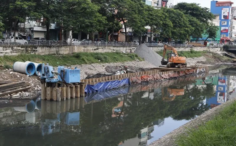 TP Hà Nội yêu cầu trước 30-8 phải hoàn thành chỉnh trang 2 bên bờ sông Tô Lịch 1-3.jpg