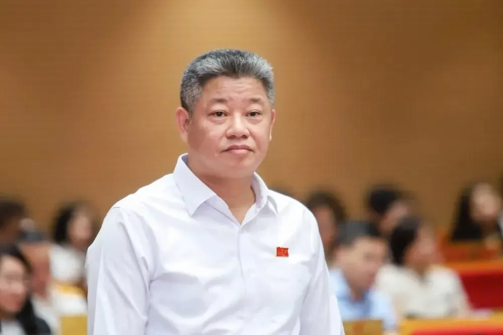 Phó Chủ tịch UBND TP Hà Nội Nguyễn Mạnh Quyền trả lời tại phiên chất vấn 4a3d1633f27d1b23426c.jpg