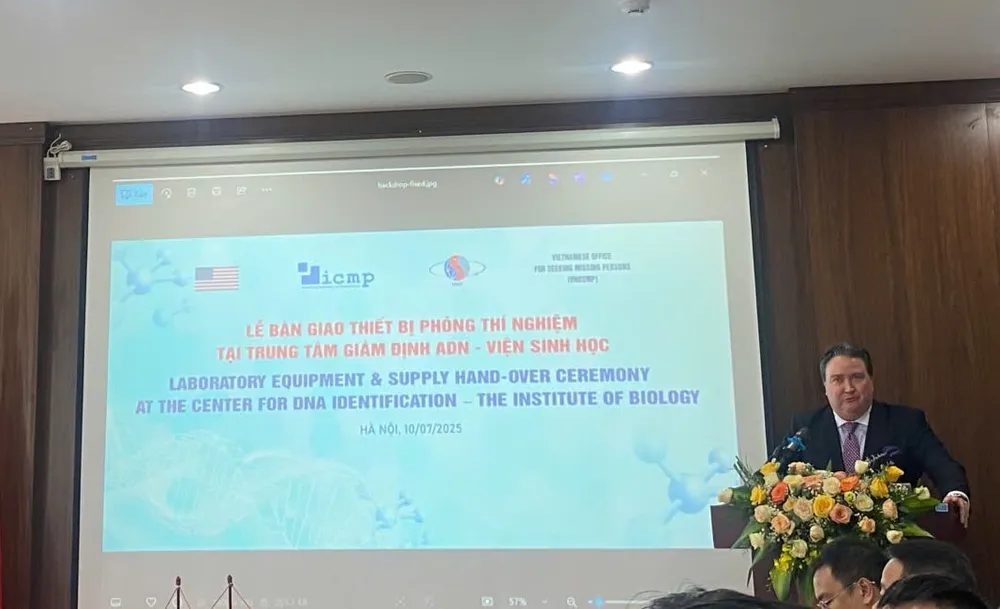 Ngài Marc Knapper, Đại sứ đặc mệnh toàn quyền Hợp chúng quốc Hoa Kỳ tại Việt Nam phát biểu tại buổi lễ z6791311646821_ce4b70725747b5880fddedfe009d6a6b.jpg