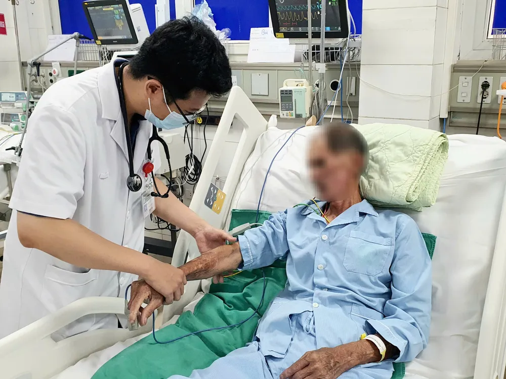 Một trường hợp nhiễm liên cầu khuẩn heo đang được điều trị tại Bệnh viện Bạch Mai dd31d443-147a-4a0e-92a9-e700080d7865_mceu_38808724321752637600870.jpg
