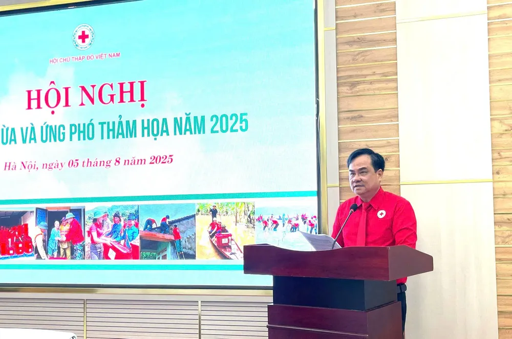 Ông Vũ Thanh Lưu, Phó Chủ tịch Trung ương Hội Chữ thập đỏ Việt Nam phát biểu tại hội nghị 3.jpg