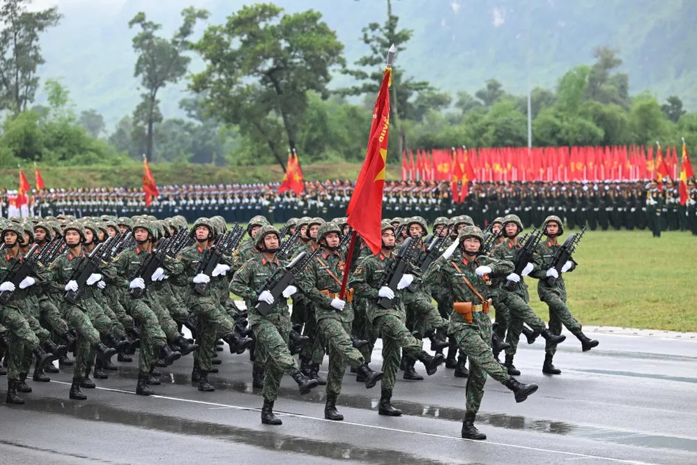 Bước chân hào hùng, mạnh mẽ của lực lượng tham gia diễu binh DSC_6452.JPG