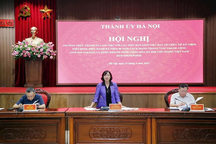 Đồng chí Bùi Thị Minh Hoài, Bí thư Thành ủy Hà Nội, phát biểu tại cuộc làm việc img_0763.jpeg