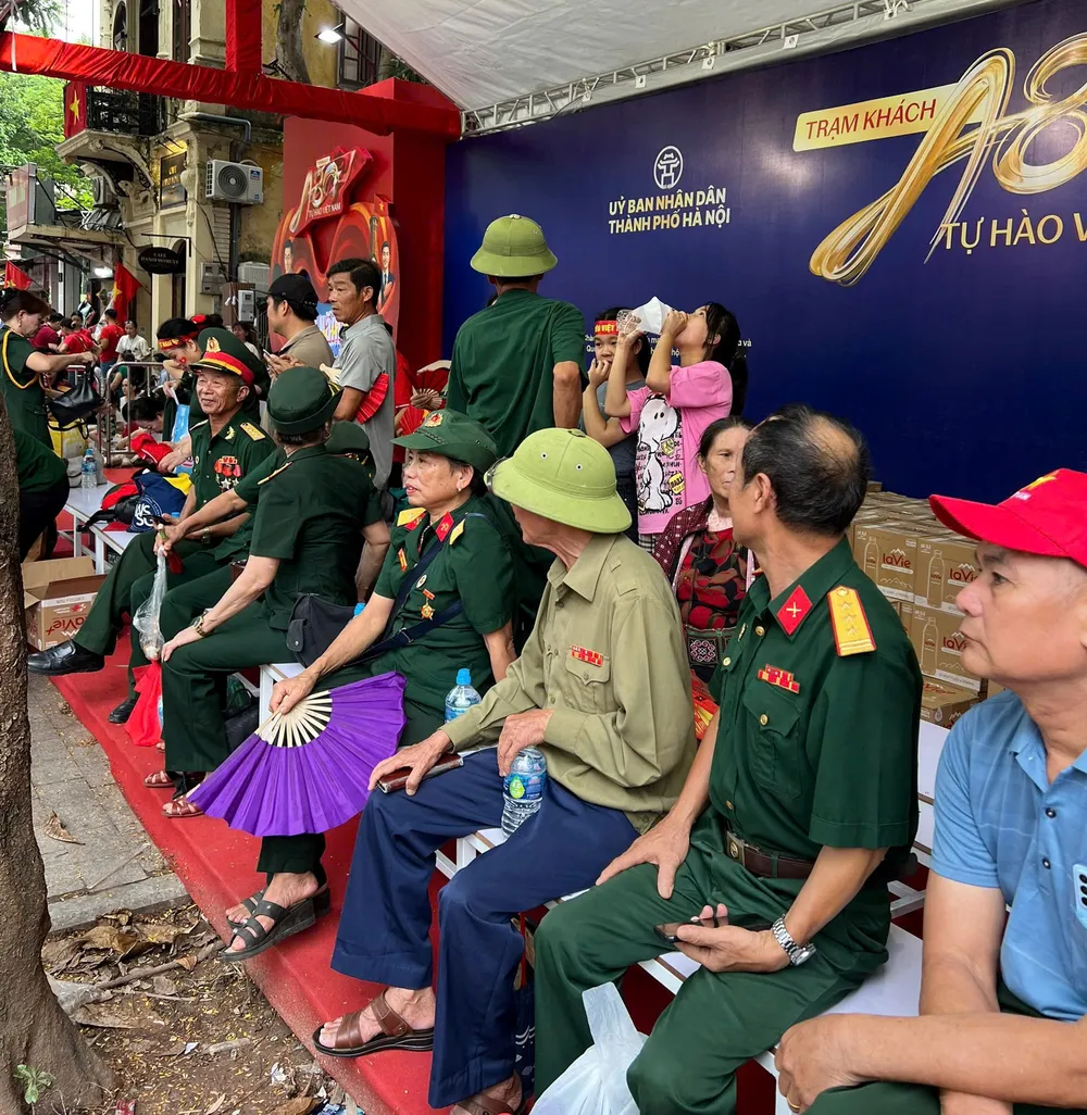 Các “Trạm khách A80: Tự Hào Việt Nam” đã điểm dừng chân nghỉ ngơi lý tưởng của các cựu chiến binh z6966603075493_89a68c10e9bfc2eb11245ab487214d42.jpg