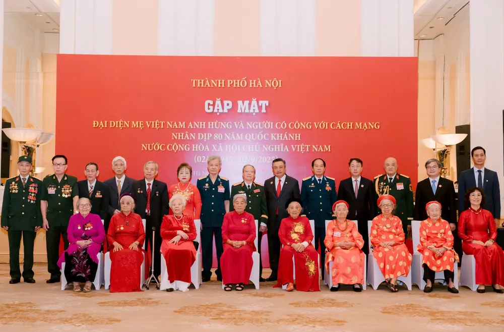 Lãnh đạo TP Hà Nội gặp mặt, tri ân Mẹ Việt Nam Anh hùng, Người có công với cách mạng z6967067501225_72bb17cd8b58e75a665df3a10d9dd72a.jpg