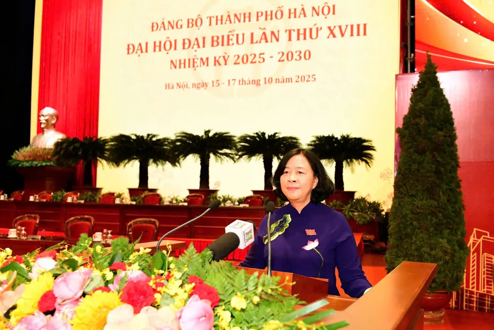 Đồng chí Bùi Thị Minh Hoài, Bí thư Thành ủy Hà Nội phát biểu tại phiên trù bị Đại hội đại biểu Đảng bộ TP Hà Nội lần thứ XVIII 3de10269-b1d1-4330-a947-f8103316901d.jpg