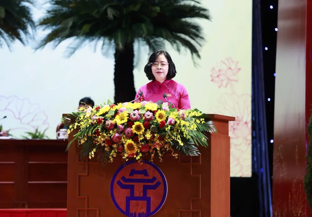 Đồng chí Bùi Thị Minh Hoài, Bí thư Thành ủy Hà Nội phát biểu khai mạc Đại hội đại biểu Đảng bộ TP Hà Nội lần thứ XVIII. Ảnh: VIẾT CHUNG z7121391729881_3e02a4ee5b05d8109cce9c52debe6a5a.jpg