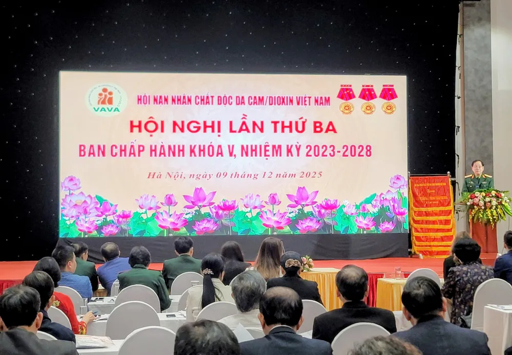 Den tredje konferensen för den verkställande kommittén för Vietnams förening för offer för Agent Orange/Dioxin z7309340513578_80136d285395aa0dd1a2c2b6192261e3.jpg