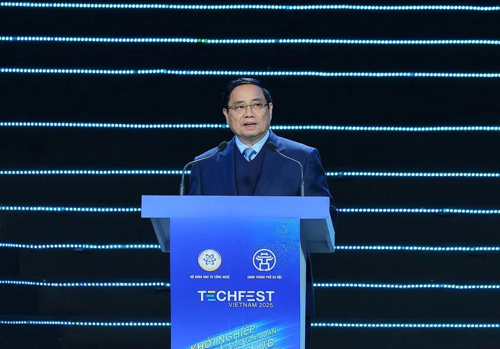 팜 민 찐 총리가 테크페스트 베트남 2025 개막식에서 연설하고 있다. 사진: 비엣 쭝 z7323891733950_ff08122700813815b11630bbe0c87ab4.jpg