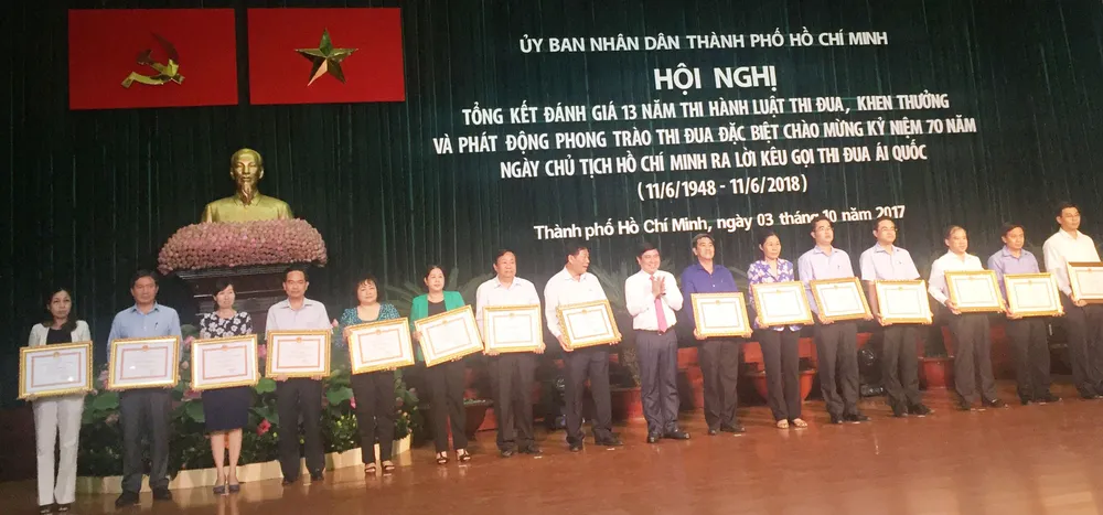 Luật Thi đua, Khen thưởng “quên” đối tượng ngoài nhà nước ảnh 1