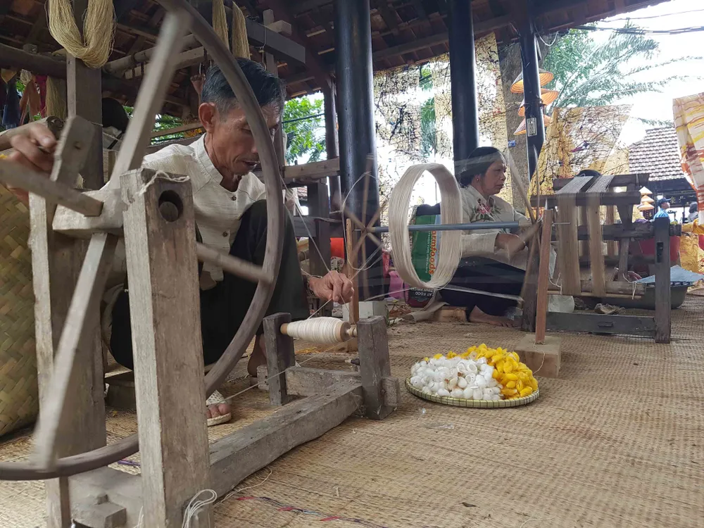Khai mạc Không gian tôn vinh nghệ nhân bên sông Hương ảnh 4 Khai mạc Không gian tôn vinh nghệ nhân bên sông Hương ảnh 4