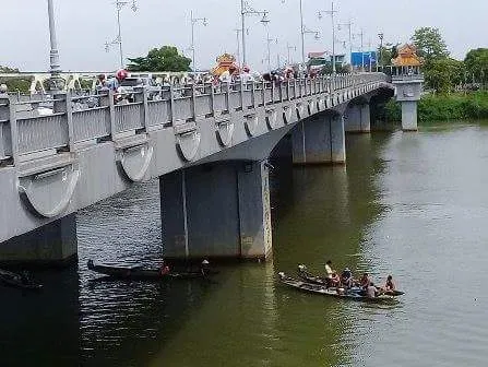 Nỗ lực tìm kiếm nạn nhân nhảy cầu Dã Viên ảnh 1 Nỗ lực tìm kiếm nạn nhân nhảy cầu Dã Viên ảnh 1