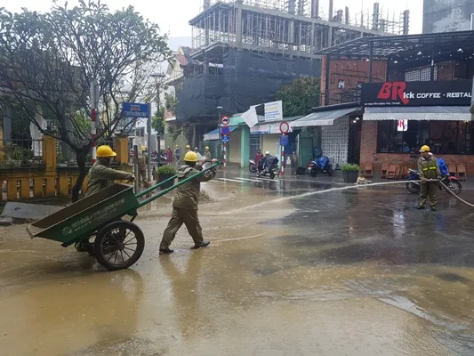 Thừa Thiên - Huế khắc phục hậu quả lũ lụt ảnh 5 Thừa Thiên - Huế khắc phục hậu quả lũ lụt ảnh 5