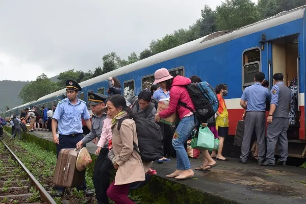 Đường sắt qua đèo Hải Vân thông tuyến sau nhiều giờ tê liệt  ảnh 3