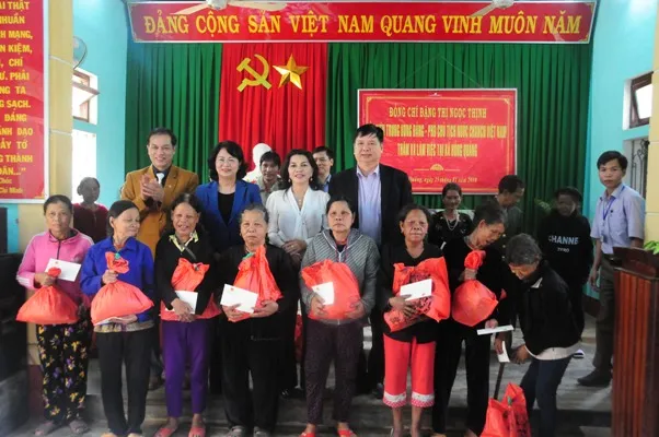 Phó Chủ tịch nước Đặng Thị Ngọc Thịnh tặng quà tết tại A Lưới ảnh 3 Phó Chủ tịch nước Đặng Thị Ngọc Thịnh tặng quà tết tại A Lưới ảnh 3