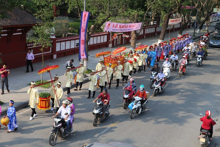 12 cặp đôi trong lễ cưới tập thể tại Thừa Thiên-Huế ảnh 2 12 cặp đôi trong lễ cưới tập thể tại Thừa Thiên-Huế ảnh 2