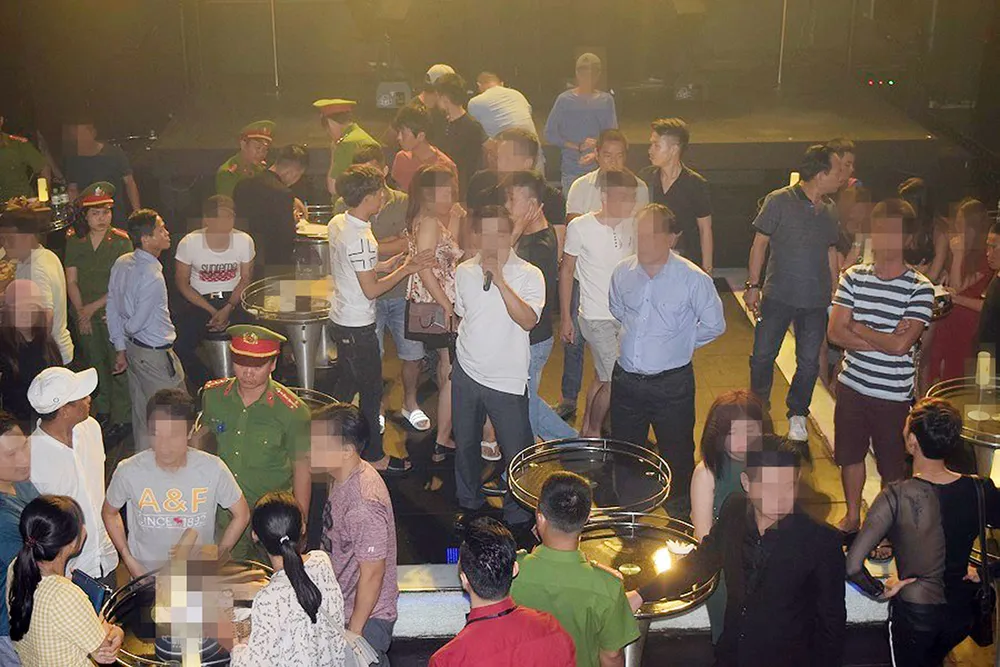 Kiểm tra bar ASTA tại Huế, phát hiện lượng lớn ma túy tổng hợp, bắt giữ hàng chục đối tượng  ảnh 1