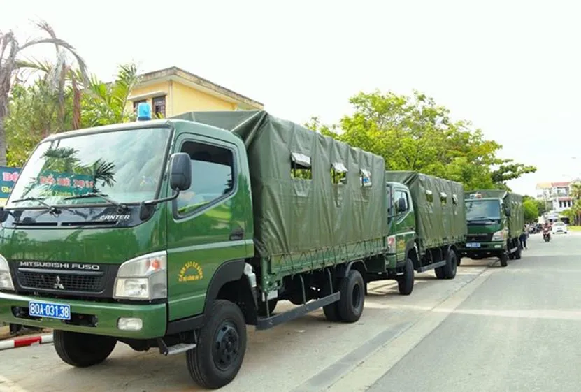 Điều 3 xe chuyên dụng của cảnh sát cơ động chở thí sinh đi thi ảnh 1