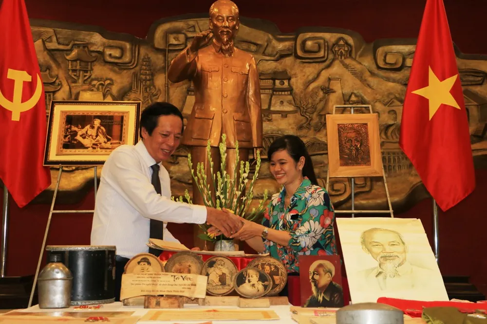 Bảo tàng Hồ Chí Minh tỉnh Thừa Thiên – Huế tiếp nhận 189 tư liệu, hiện vật về Chủ tịch Hồ Chí Minh ảnh 1 Bảo tàng Hồ Chí Minh tỉnh Thừa Thiên – Huế tiếp nhận 189 tư liệu, hiện vật về Chủ tịch Hồ Chí Minh ảnh 1