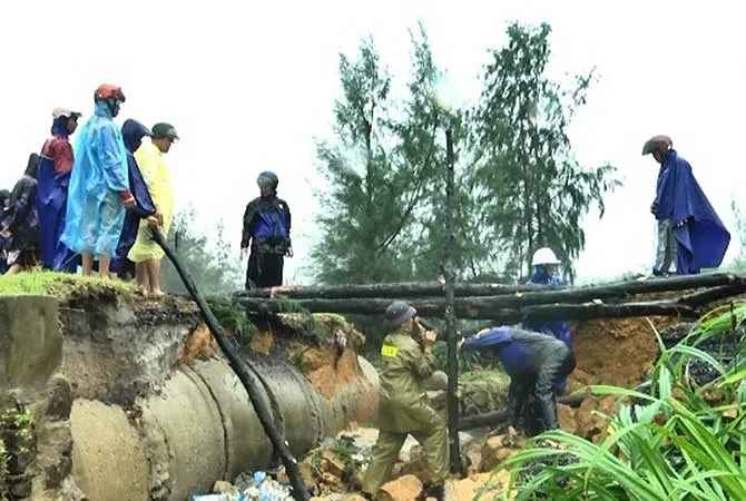 Nhiều khu vực tại Thừa Thiên - Huế bị chia cắt vì mưa lũ ảnh 6