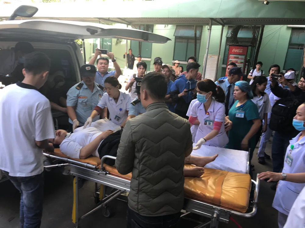 Xe khách rơi xuống vực đèo Hải Vân, 1 người chết, 21 người bị thương ảnh 7