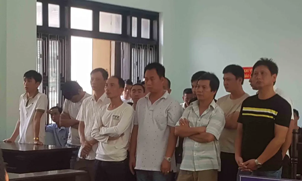 Nhiều đối tượng đánh bạc hàng trăm tỷ đồng tại Huế lãnh án tù ảnh 1 Nhiều đối tượng đánh bạc hàng trăm tỷ đồng tại Huế lãnh án tù ảnh 1