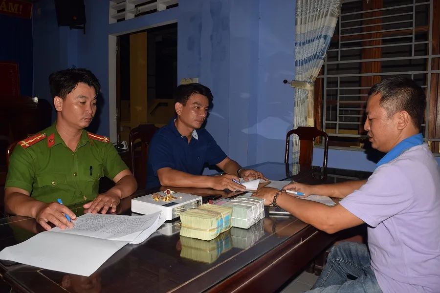 Bắt nhiều đối tượng rủ rê đồng bào dân tộc thiểu số đánh bạc ảnh 2