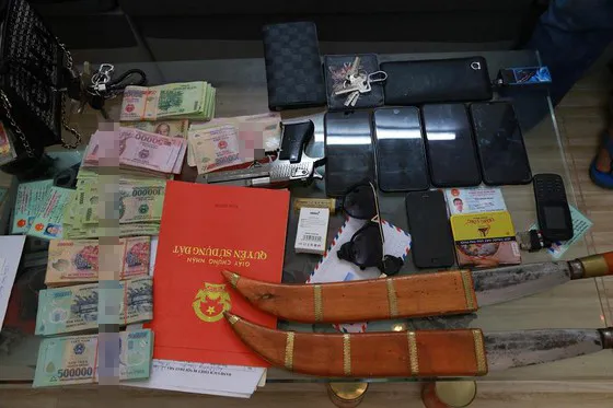 Triệt phá đường dây cho vay nặng lãi đến 250% ảnh 4 Triệt phá đường dây cho vay nặng lãi đến 250% ảnh 4