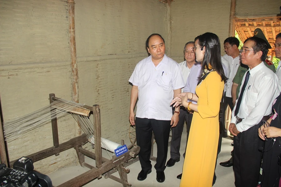 Thủ tướng Nguyễn Xuân Phúc thăm Nhà lưu niệm Chủ tịch Hồ Chí Minh tại Huế ảnh 2 Thủ tướng Nguyễn Xuân Phúc thăm Nhà lưu niệm Chủ tịch Hồ Chí Minh tại Huế ảnh 2