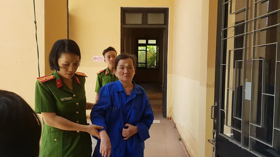 Nghiêm trị kẻ lừa đảo hàng loạt giáo viên tại Huế ảnh 1 Nghiêm trị kẻ lừa đảo hàng loạt giáo viên tại Huế ảnh 1