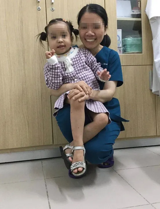 Điều trị thành công cho bệnh nhi 4 tuổi bị u quái hỗn hợp vùng mặt hiếm gặp ảnh 2 Điều trị thành công cho bệnh nhi 4 tuổi bị u quái hỗn hợp vùng mặt hiếm gặp ảnh 2