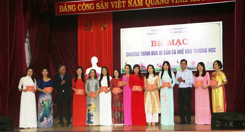 24 giáo viên THCS đầu tiên được giảng dạy di sản ca Huế  ảnh 2