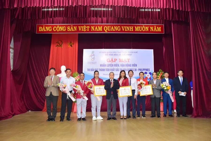 Khen thưởng các VĐV đoạt huy chương tại SEA Games 30