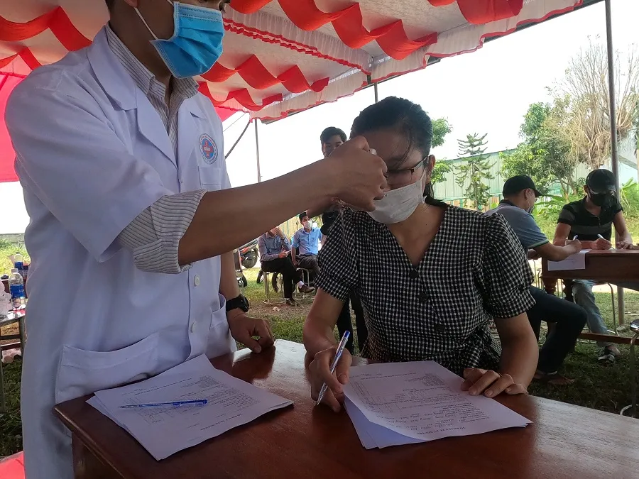 Hàng ngàn người tham gia giao thông tự nguyện kiểm tra y tế tại các chốt kiểm soát dịch Covid-19 ảnh 1 Hàng ngàn người tham gia giao thông tự nguyện kiểm tra y tế tại các chốt kiểm soát dịch Covid-19 ảnh 1
