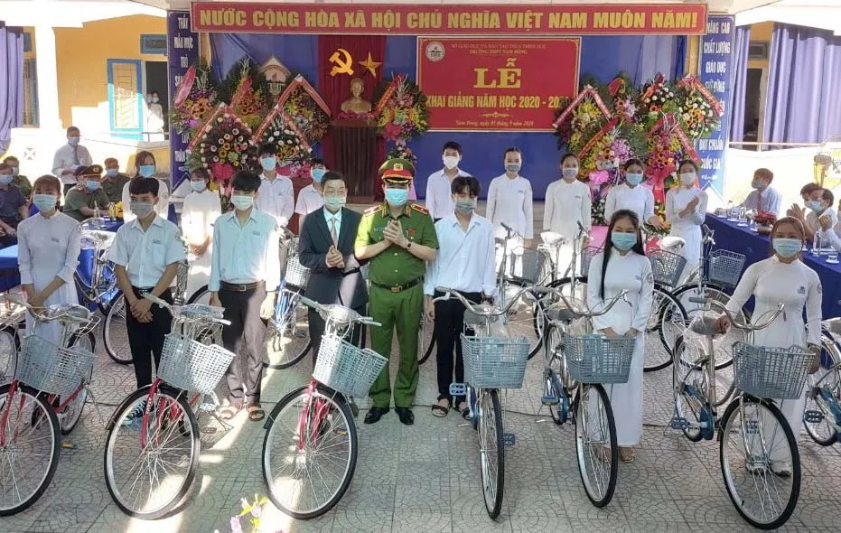 23 triệu học sinh cả nước bước vào năm học mới ảnh 6 23 triệu học sinh cả nước bước vào năm học mới ảnh 6