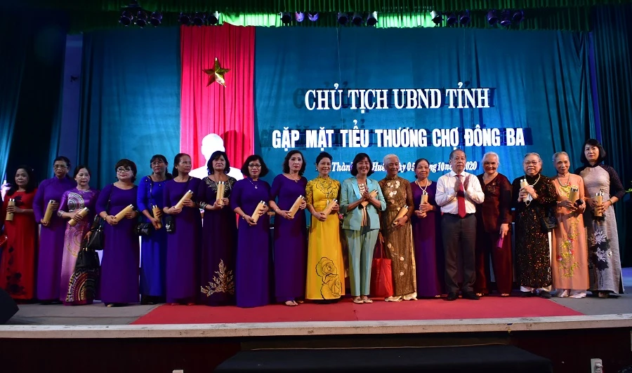 Vận động tiểu thương xây dựng thương hiệu "Đến chợ Đông Ba thì không lo về giá" ảnh 3 Vận động tiểu thương xây dựng thương hiệu "Đến chợ Đông Ba thì không lo về giá" ảnh 3