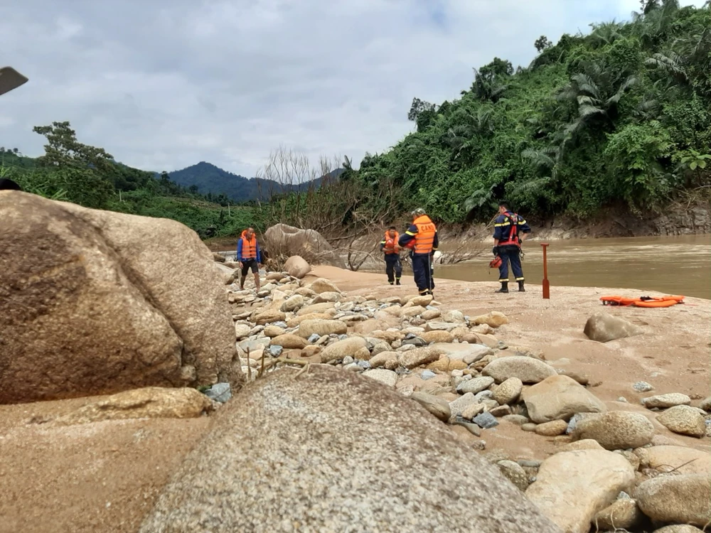 Công an tỉnh Thừa Thiên - Huế nỗ lực tìm kiếm các nạn nhân mất tích tại khu vực thủy điện Rào Trăng 3 ​