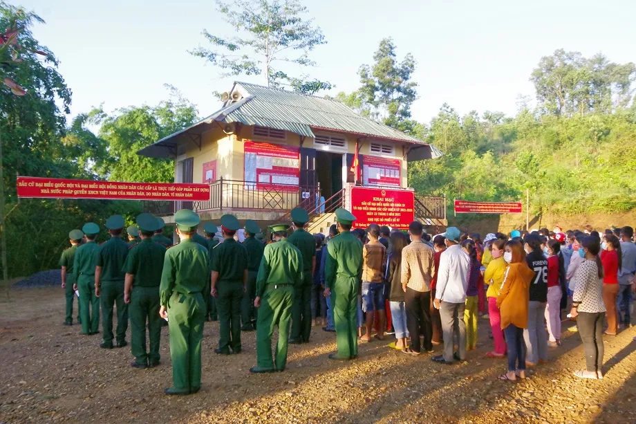 Quân dân vùng biên cương ở A Lưới nô nức đi bầu cử ảnh 3 Quân dân vùng biên cương ở A Lưới nô nức đi bầu cử ảnh 3