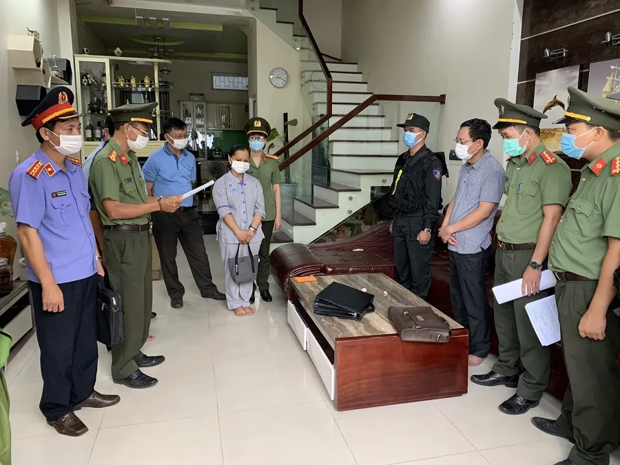 Bắt giam Chánh văn phòng Cảng hàng không quốc tế Phú Bài tham ô 5 tỷ đồng ảnh 2 Bắt giam Chánh văn phòng Cảng hàng không quốc tế Phú Bài tham ô 5 tỷ đồng ảnh 2