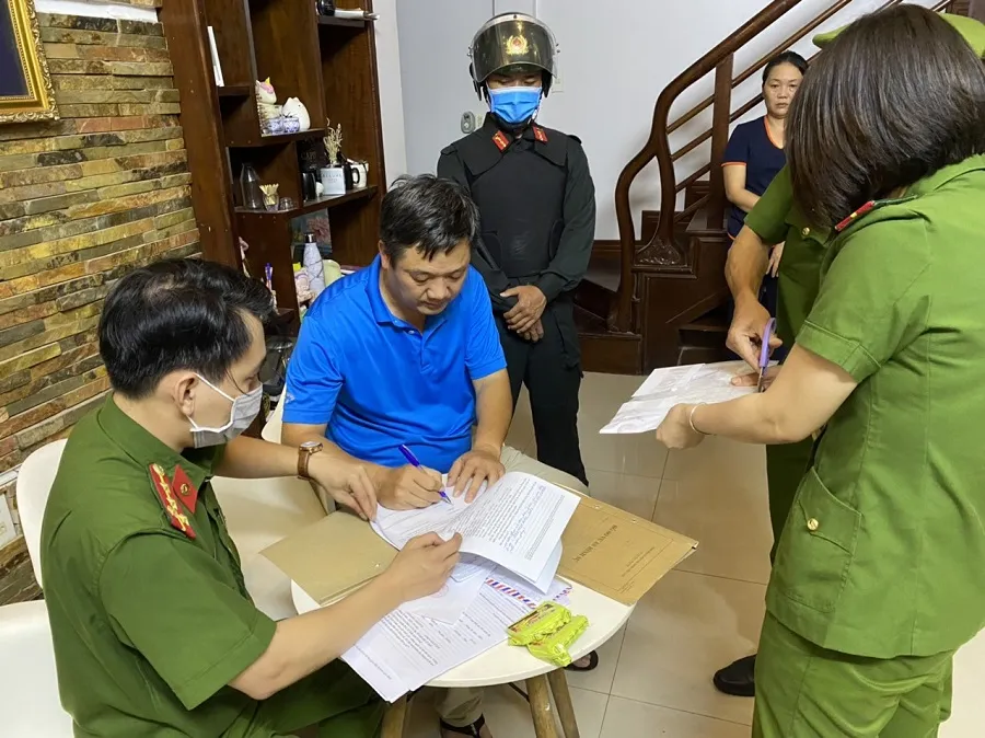 Vụ bắt Chủ tịch HĐQT Công ty CP Tập đoàn Khải Tín: Khởi tố, bắt tạm giam thêm 2 bị can ảnh 2 Vụ bắt Chủ tịch HĐQT Công ty CP Tập đoàn Khải Tín: Khởi tố, bắt tạm giam thêm 2 bị can ảnh 2