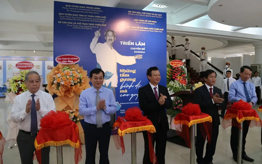 Khai mạc triển lãm “Những tấm gương bình dị mà cao quý” tại Huế ảnh 1 Khai mạc triển lãm “Những tấm gương bình dị mà cao quý” tại Huế ảnh 1
