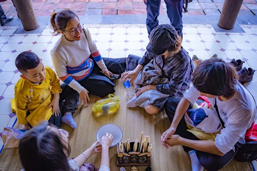 Trò chơi đổ xăm hường