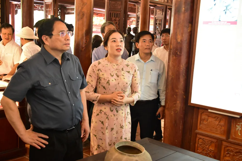 Thủ tướng tham quan triển lãm về cuộc đời, sự nghiệp Đại tướng Nguyễn Chí Thanh tại Bảo tàng Đại tướng ở TP Huế Thủ tướng tham quan triển lãm về cuộc đời, sự nghiệp Đại tướng Nguyễn Chí Thanh tại Bảo tàng Đại tướng ở TP Huế