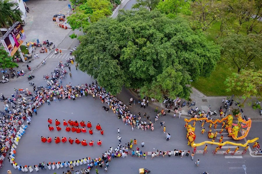 Sôi động lễ hội quảng diễn đường phố Festival nghề truyền thống Huế 2023