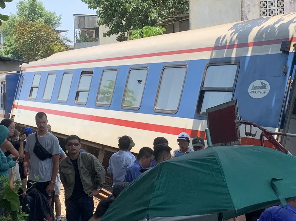 Hiện trường tàu khách gặp nạn