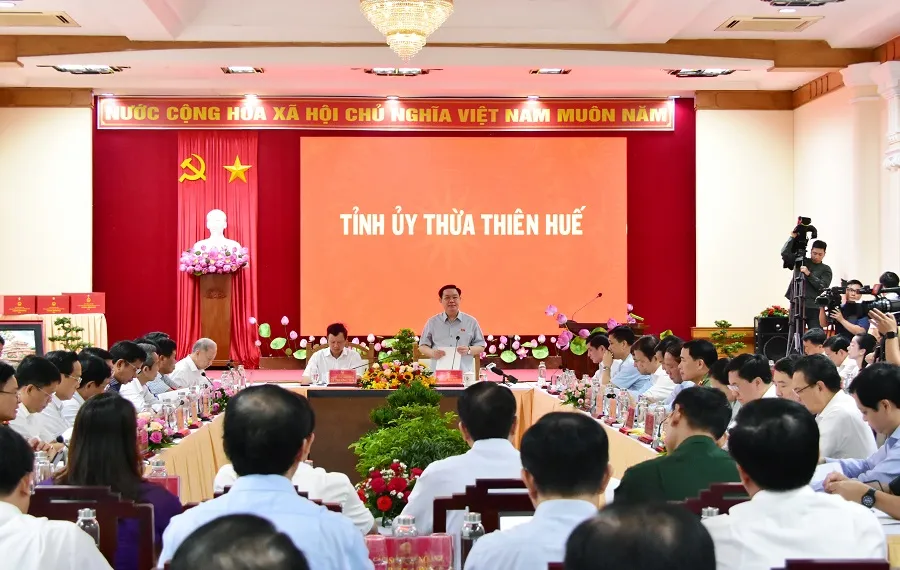 Chủ tịch Quốc hội Vương Đình Huệ phát biểu tại buổi làm việc Chủ tịch Quốc hội Vương Đình Huệ phát biểu tại buổi làm việc