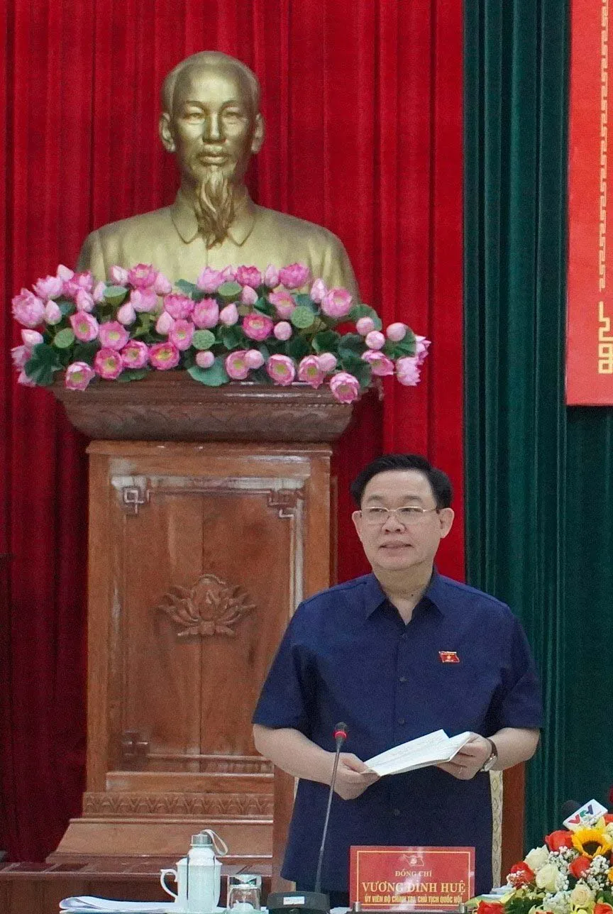 Chủ tịch Quốc hội Vương Đình Huệ phát biểu tại buổi làm việc